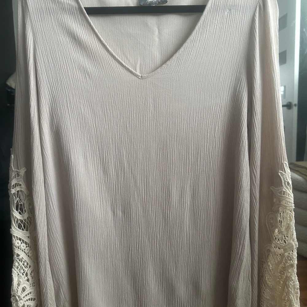 Neiman Marcus Cream Lace Sleeve Blouse